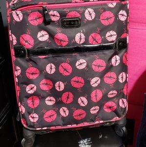Betsey johnson suitcase